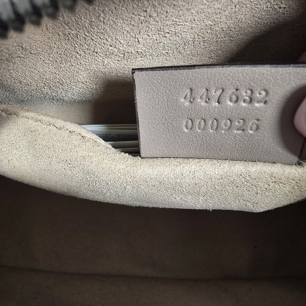 Gucci Marmont Small Camera Bag - Picture 9 of 10